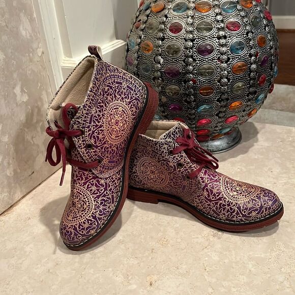 Neefs Night Glow Painted Ombre Paisley Ankle Boots Womens Size 37 US 6.5-7 - Picture 1 of 9
